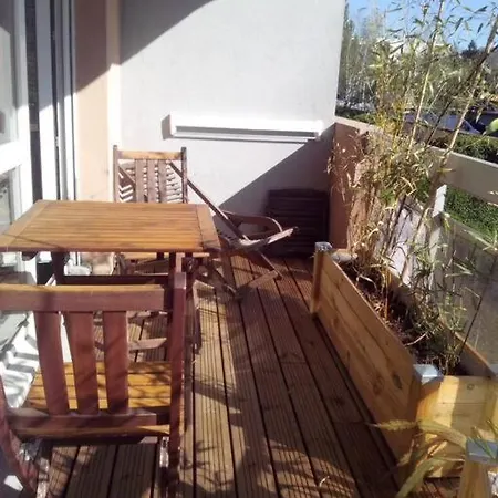 & Cosy, Charcot- Wifi - Lave Linge - Balcon - Parking Appartement Lyon