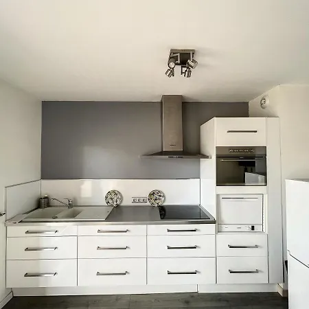 Apartment & Cosy, Charcot- Wifi - Lave Linge - Balcon - Parking