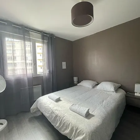 & Cosy, Charcot- Wifi - Lave Linge - Balcon - Parking Appartement *