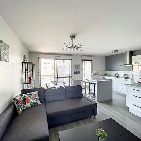 Lägenhet & Cosy, Charcot- Wifi - Lave Linge - Balcon - Parking Lyon