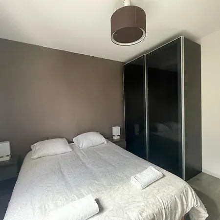 Lägenhet & Cosy, Charcot- Wifi - Lave Linge - Balcon - Parking Lyon
